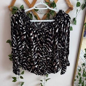 Suzy Shier Black and White Animal Print Blouse